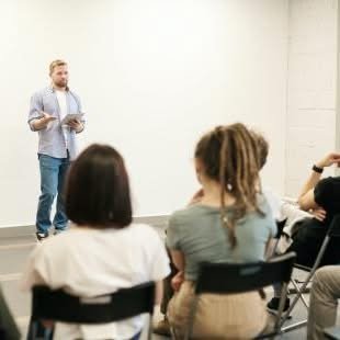 Patient-partenaire : humaniser le soin ensemble